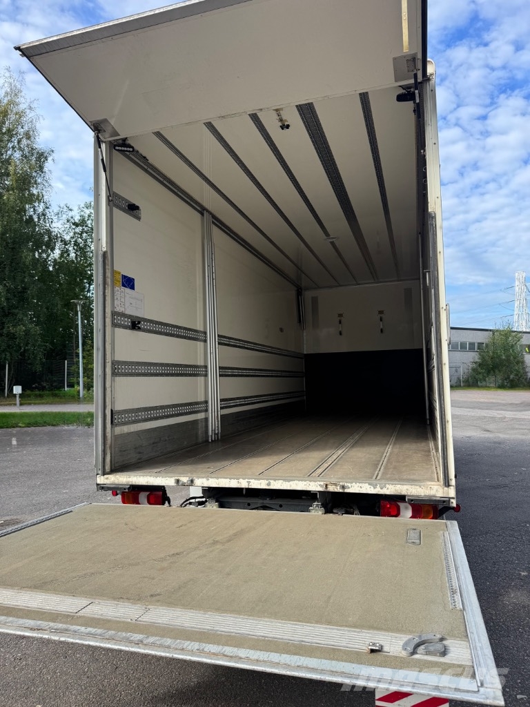 Mercedes-Benz Atego 818 L Camion cassonati