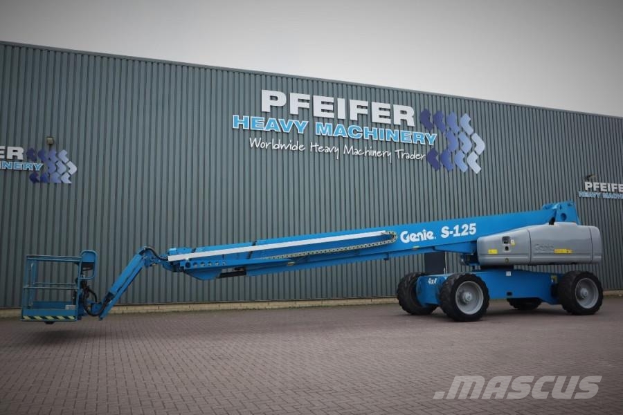 Genie S125 Diesel, 4x4x4 Drive, 40.1m Working Height, 24 Teleskooppipuominostimet