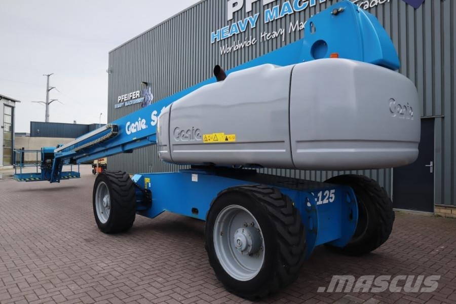 Genie S125 Diesel, 4x4x4 Drive, 40.1m Working Height, 24 Teleskooppipuominostimet