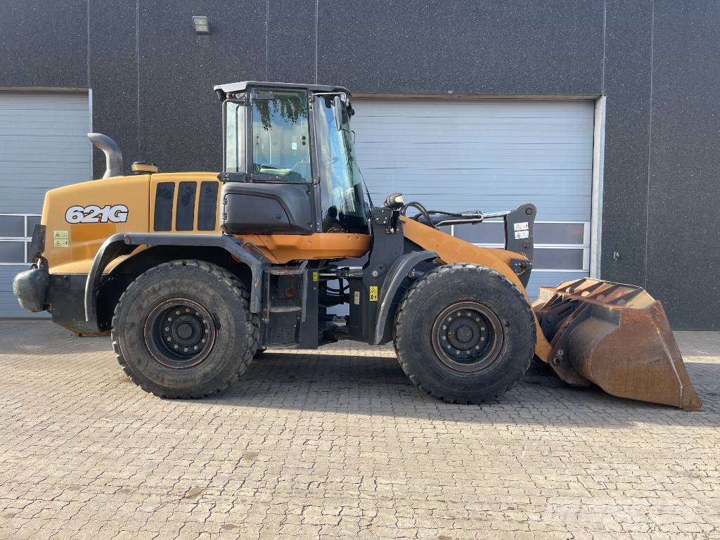 CASE 621G Pale gommate