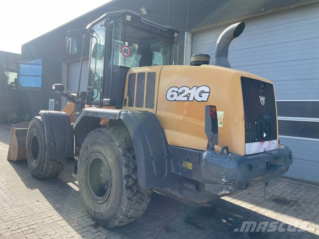CASE 621G Pale gommate