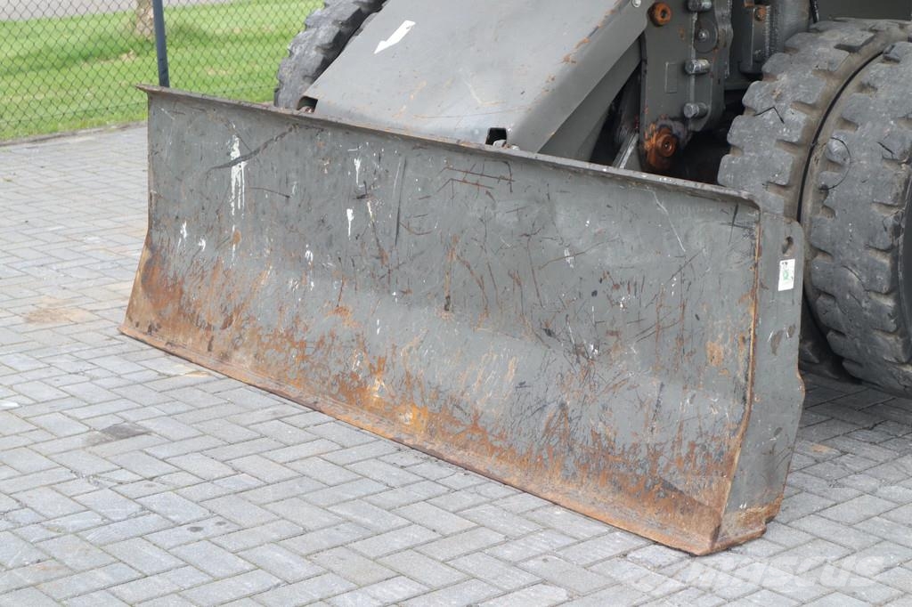 Sennebogen 818 ME | SORTING GRAB | BLADE + OUTRIGGERS Escavatori gommati