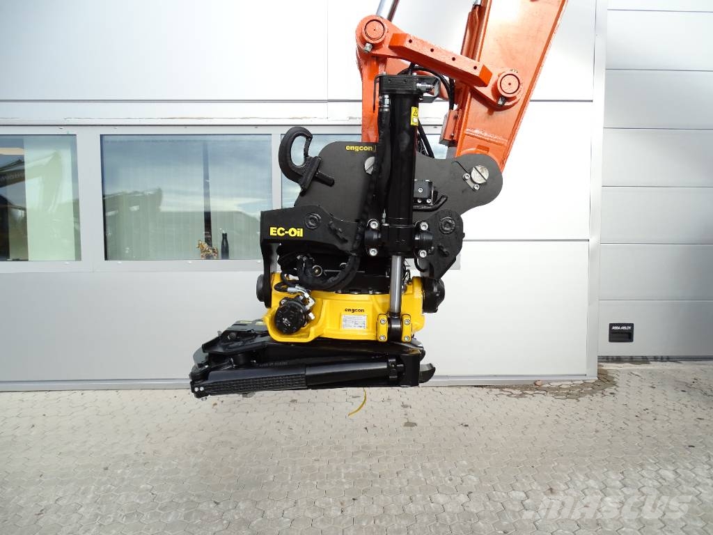 Hitachi ZX135US-7B Kāpurķēžu ekskavatori