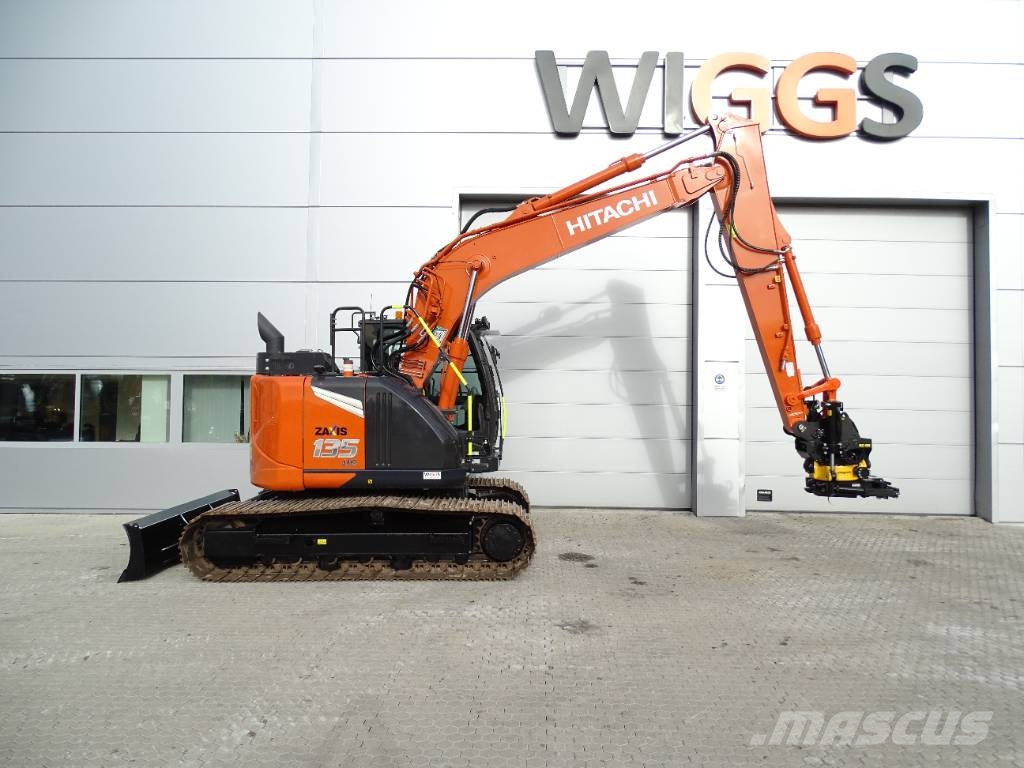 Hitachi ZX135US-7B Kāpurķēžu ekskavatori