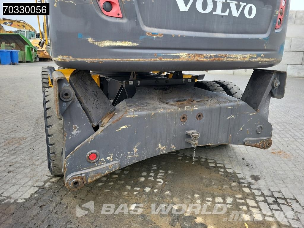 Volvo EW210 D Outrigers + Blade حفارات بعجل