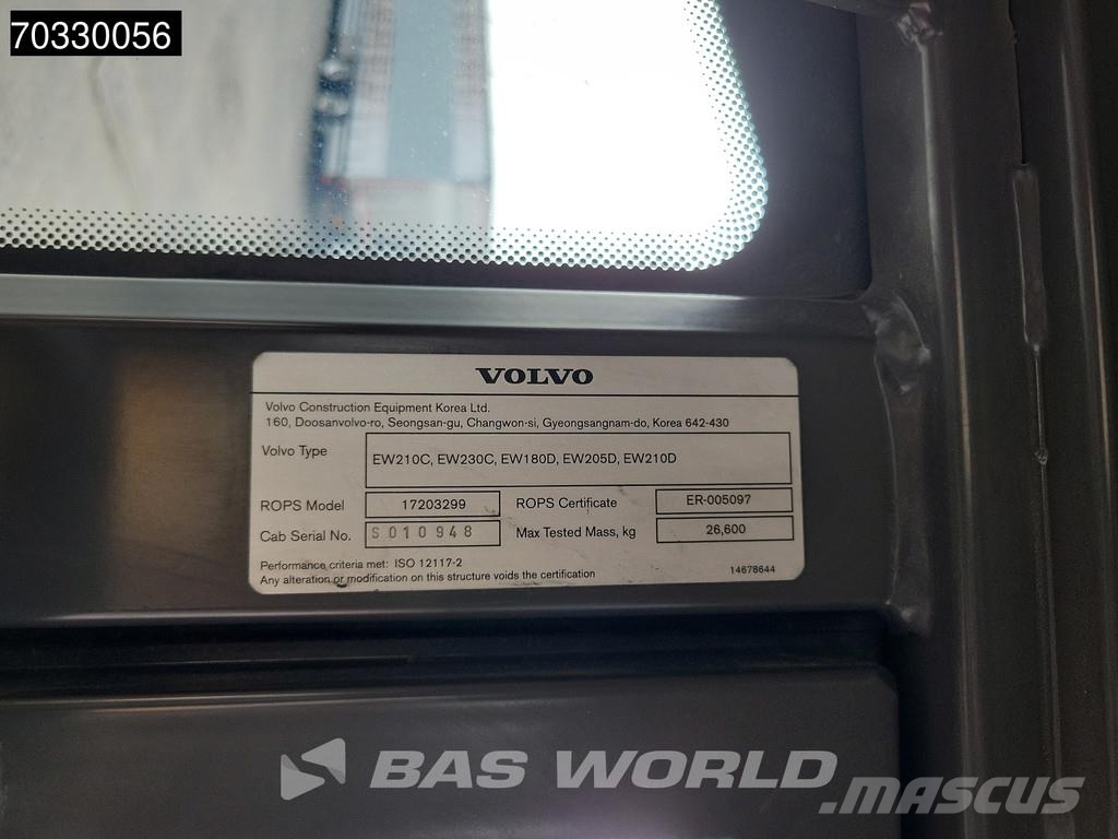 Volvo EW210 D Outrigers + Blade حفارات بعجل