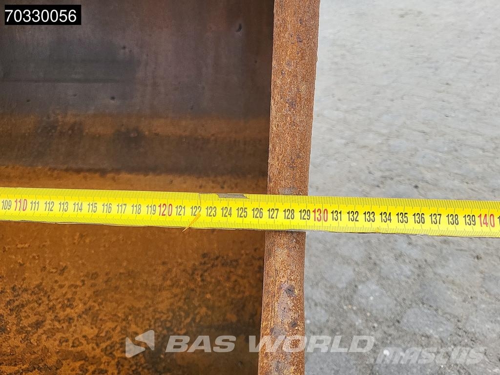 Volvo EW210 D Outrigers + Blade حفارات بعجل