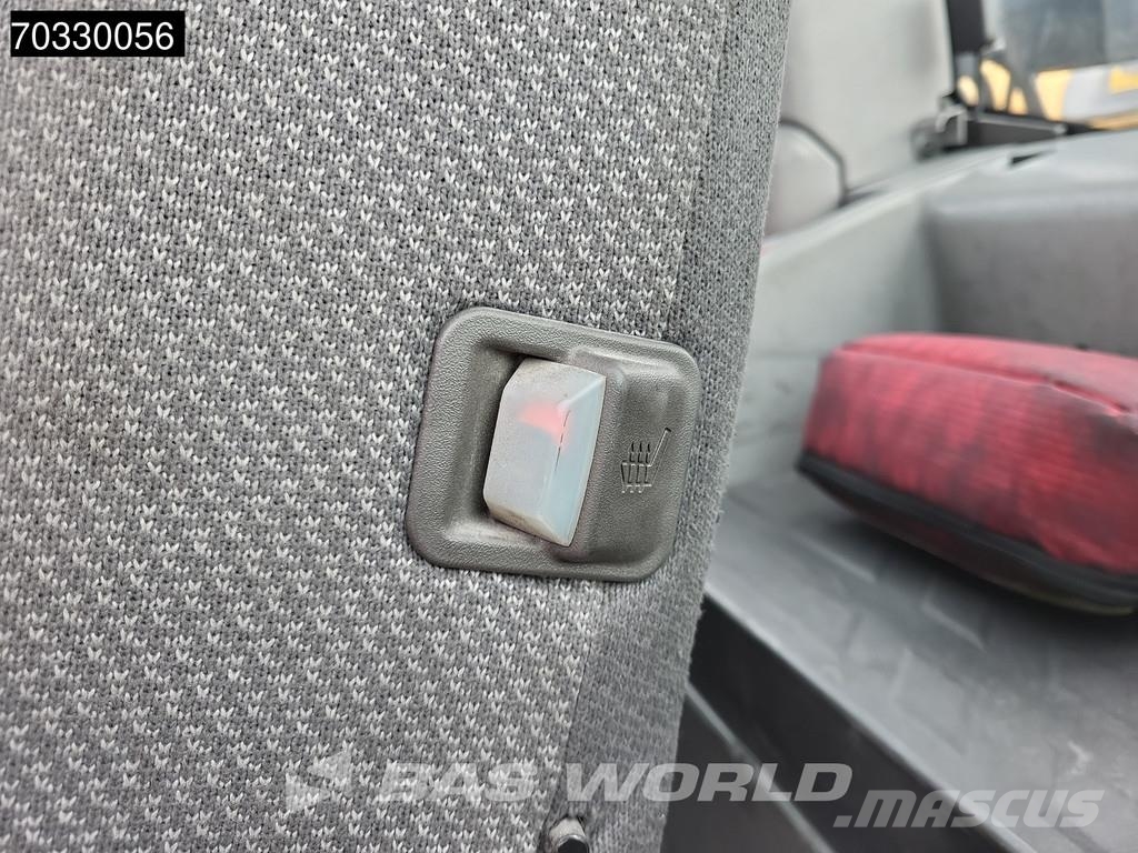 Volvo EW210 D Outrigers + Blade حفارات بعجل