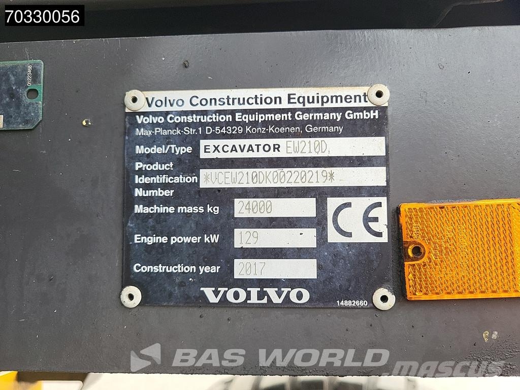 Volvo EW210 D Outrigers + Blade حفارات بعجل