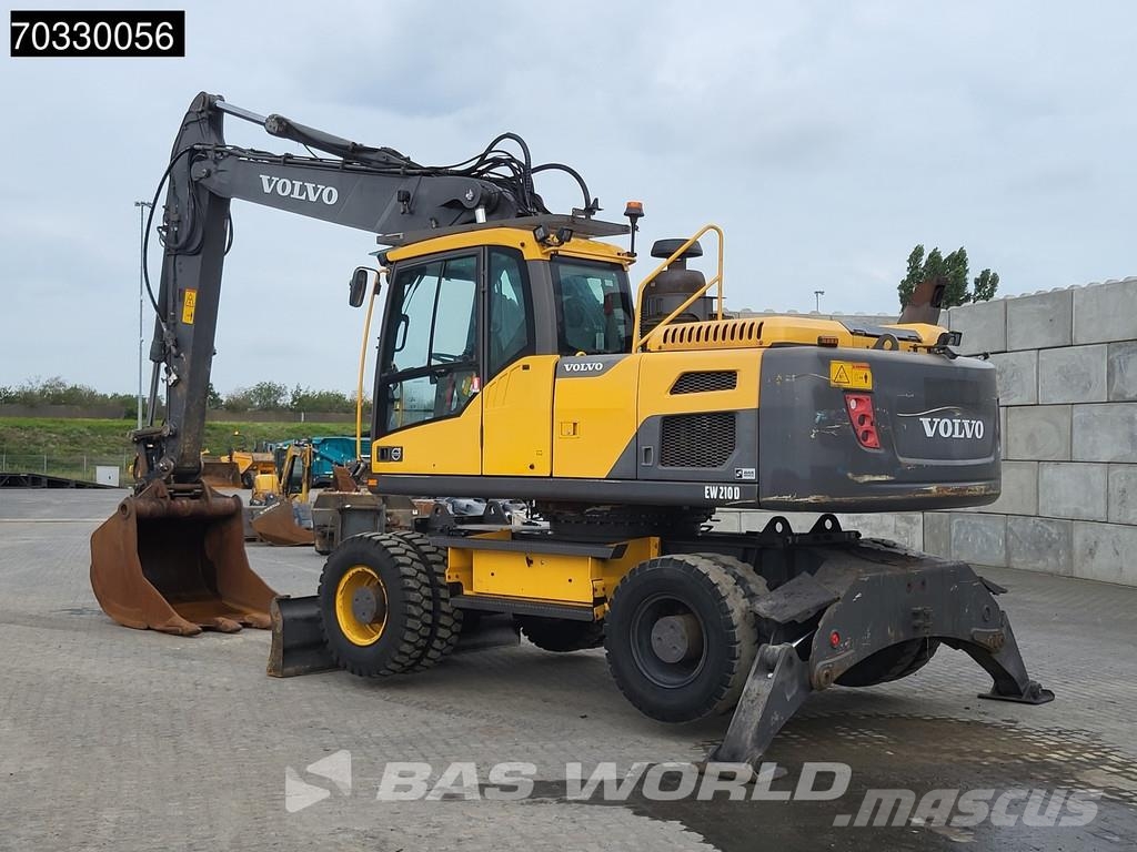 Volvo EW210 D Outrigers + Blade حفارات بعجل