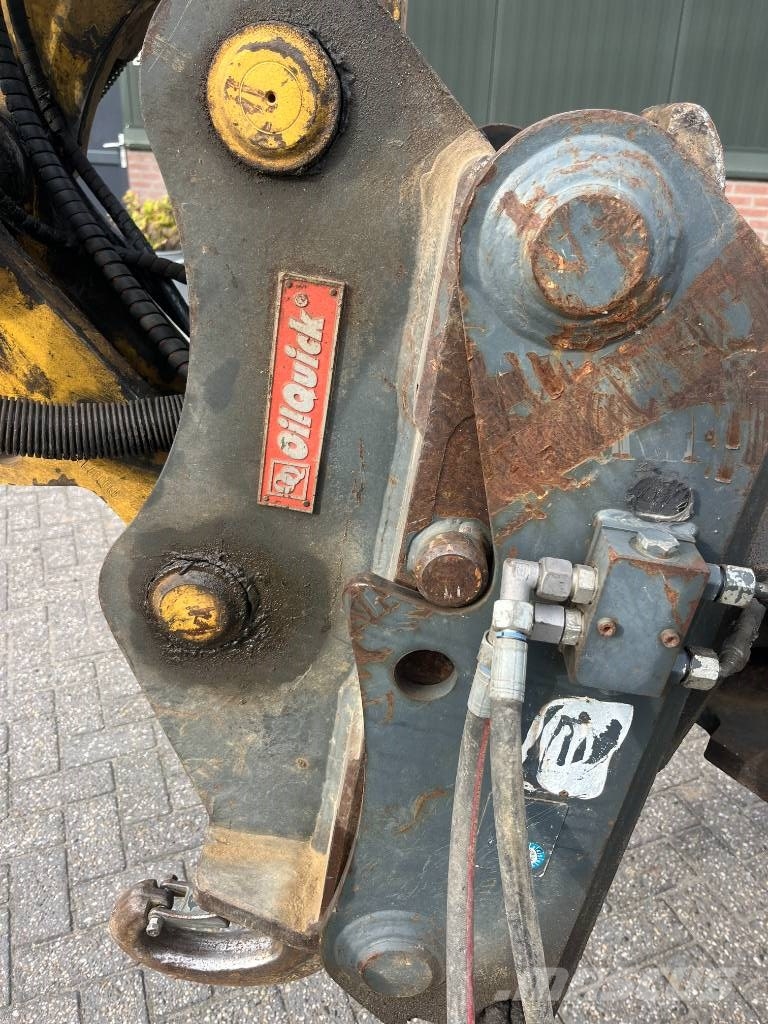 Komatsu PW 160-8 حفارات بعجل