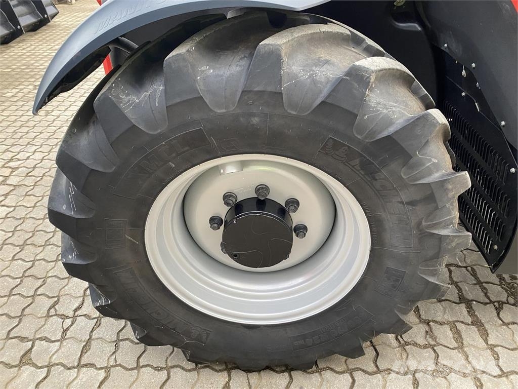 Manitou MLT737-130PS+ ELITE ST5 معدات مناولة لأغراض الزراعة