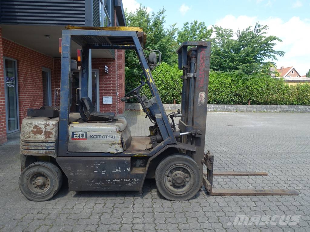 Komatsu FD 20-11 شاحنات الديزل