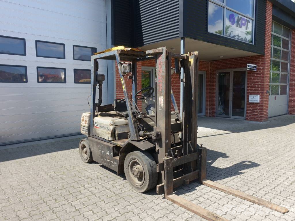 Komatsu FD 20-11 شاحنات الديزل