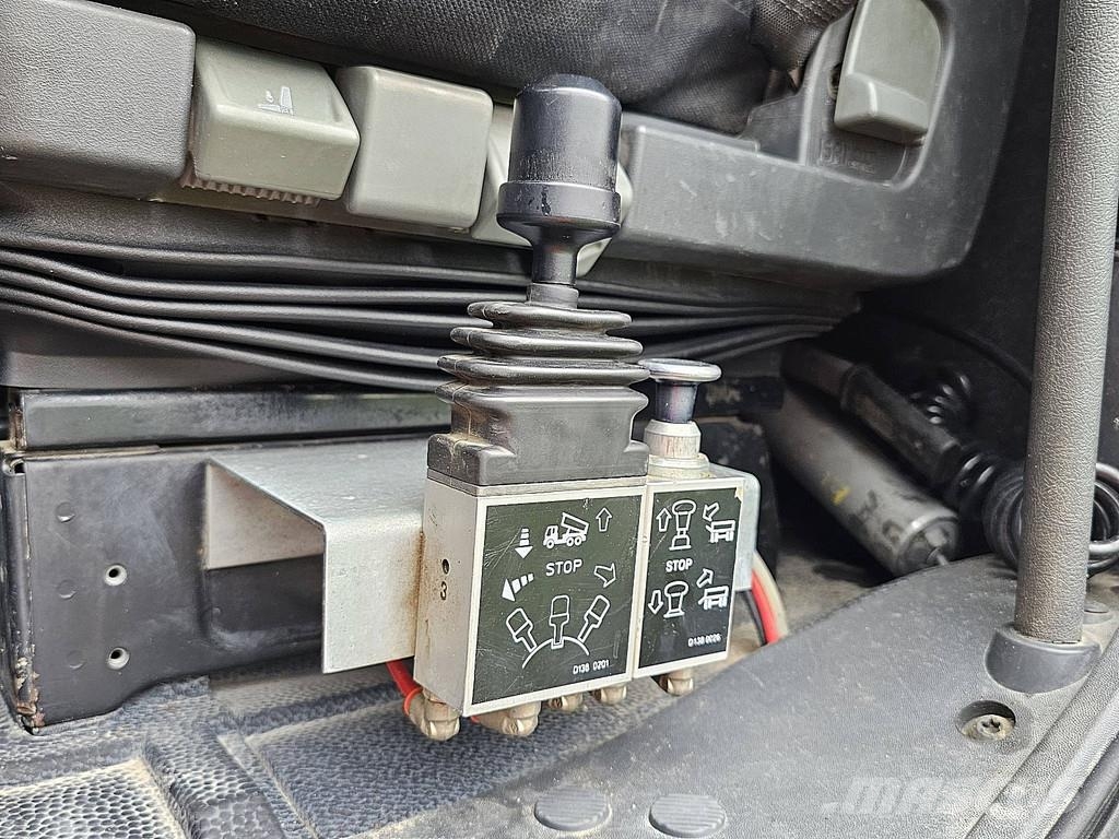 Mercedes-Benz ACTROS 2632 MP3 6X4 HIAB 122B-2 自卸式货车