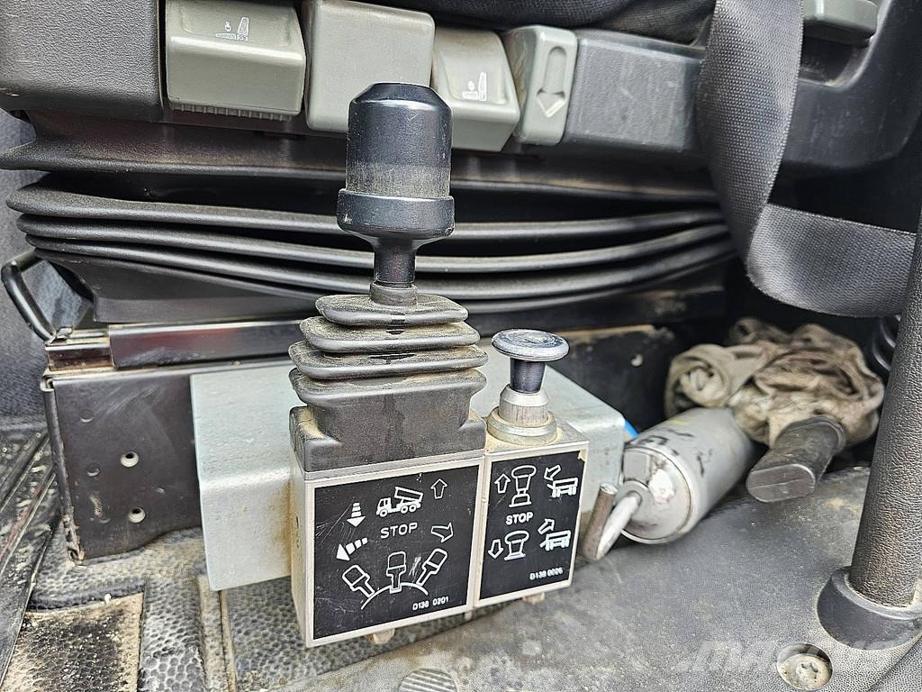 Mercedes-Benz ACTROS 2632 MP3 6X4 HIAB 122B-2 自卸式货车