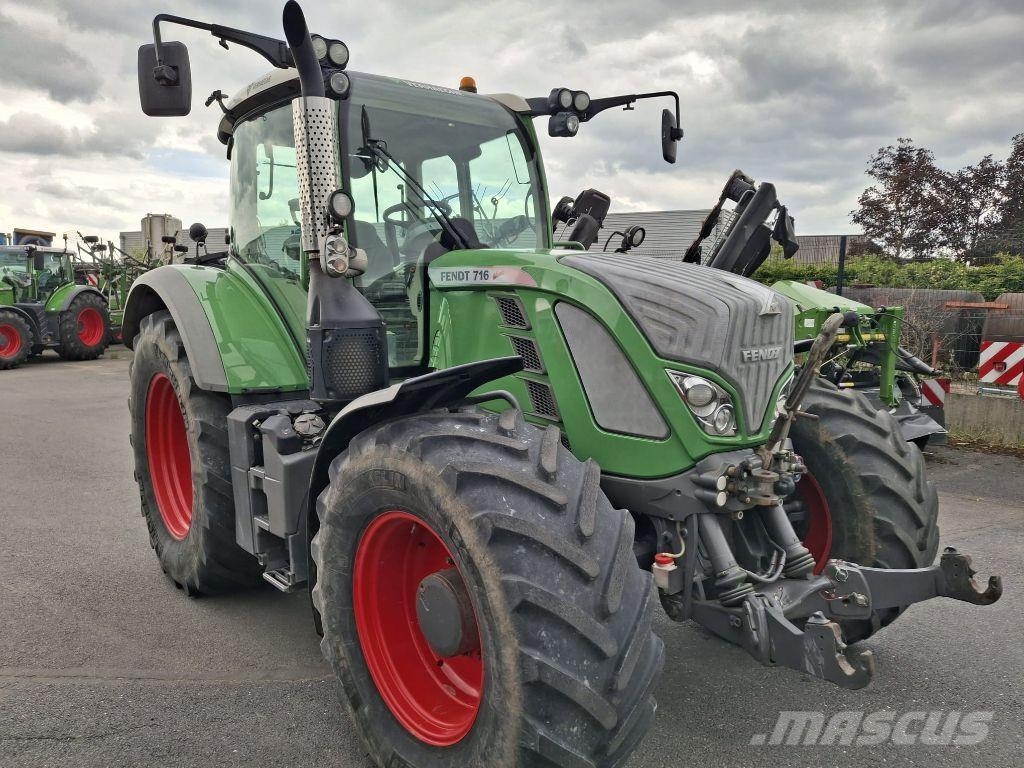 Fendt 716 PROFI SCR Traktori