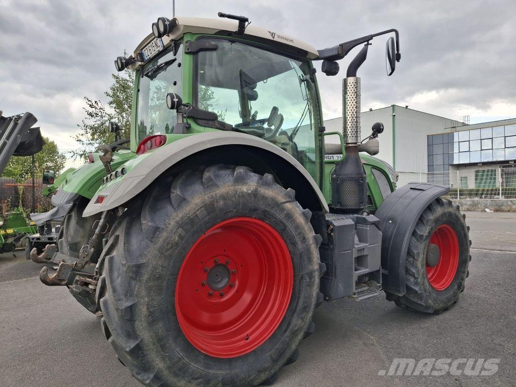 Fendt 716 PROFI SCR Трактори