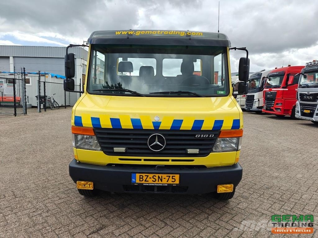 Mercedes-Benz 818D 4x2 Day Cab Euro5 - DeGroot DGT4000 + Speed D Sleepwagens