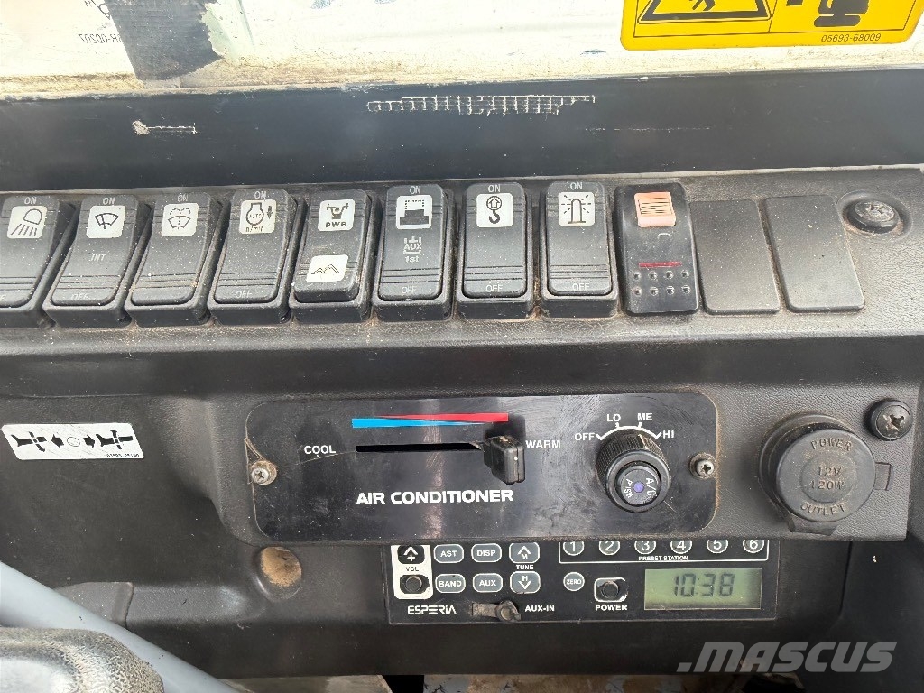 Takeuchi TB 260 Mini pelle < 7t