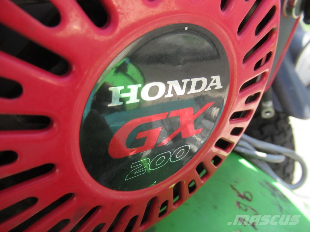 Weed Control + Kersten Traction-Comp + Air LPG Hyd Innenraumkehrmaschinen