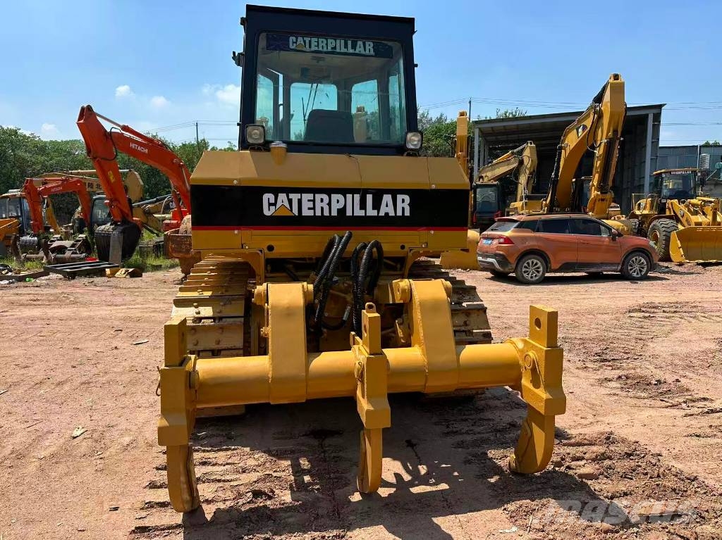 CAT D6G Kāpurķēžu buldozeri