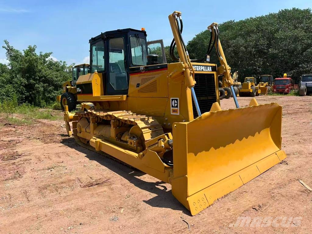 CAT D6G Kāpurķēžu buldozeri