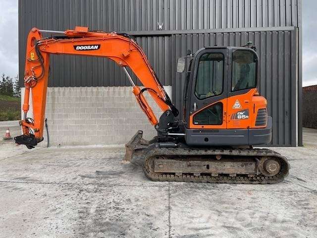 Doosan 85 حفارات وسط 7 طن - 12 طن