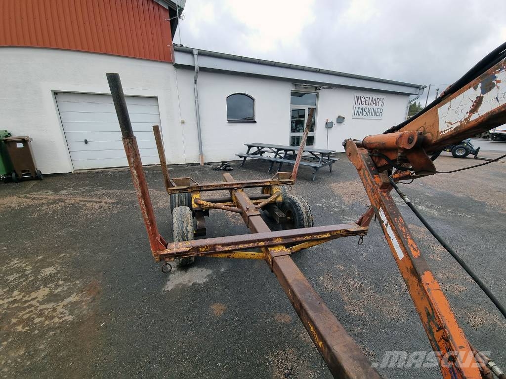 SKOGSVAGN FMV1600 MED KRAN Remolques forestales