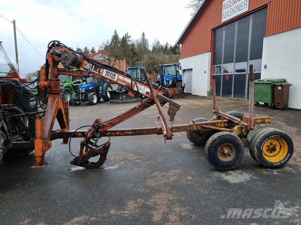 SKOGSVAGN FMV1600 MED KRAN Remolques forestales