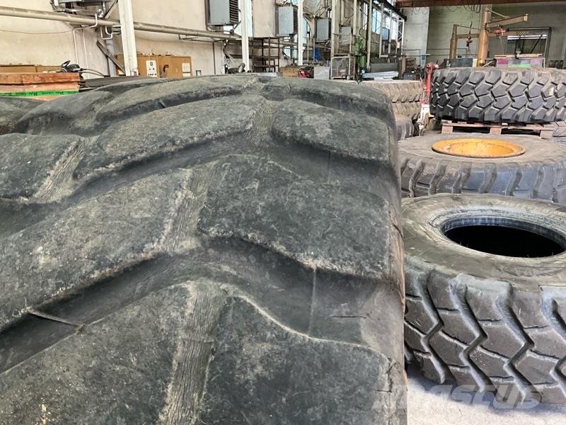 Goodyear 23 5 R 25 Banden, wielen en velgen