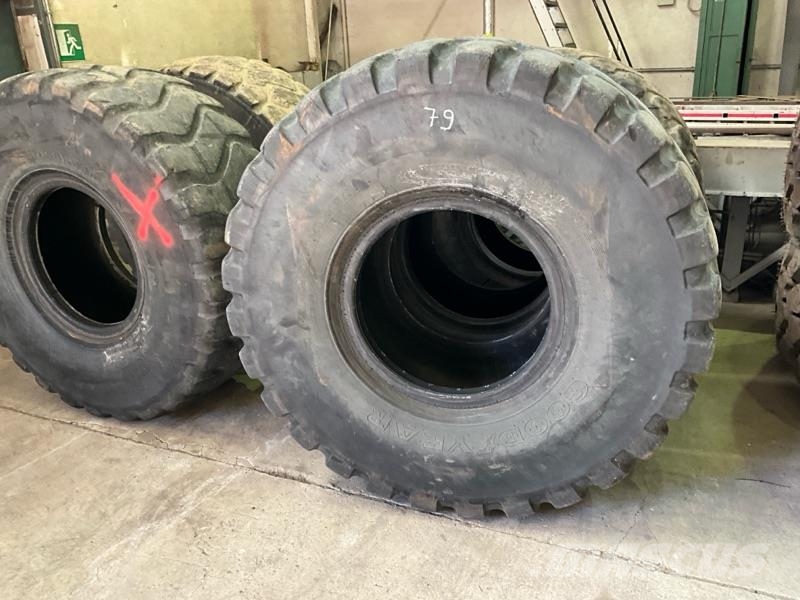 Goodyear 23 5 R 25 Banden, wielen en velgen