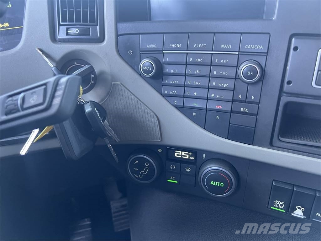 Volvo FM450 6X2 훅 리프트 트럭