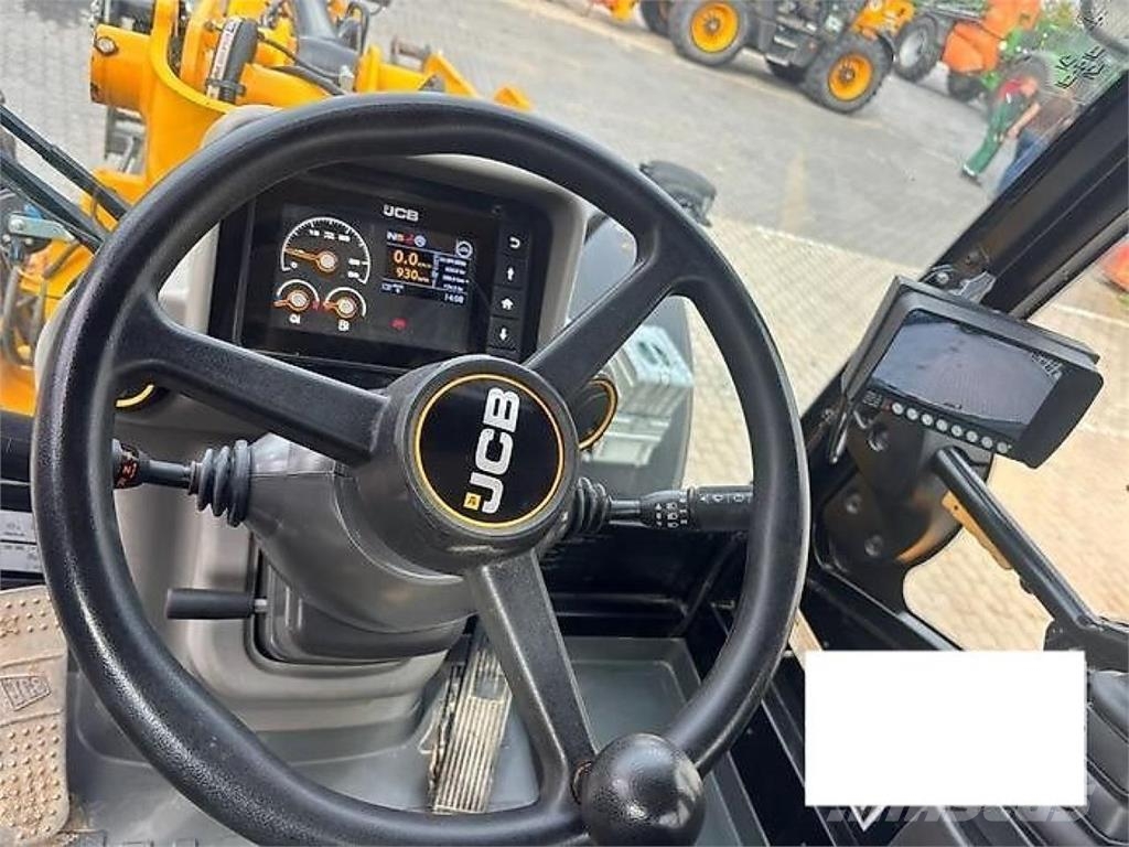 JCB TM 320 AGRI Telescoophoogwerkers
