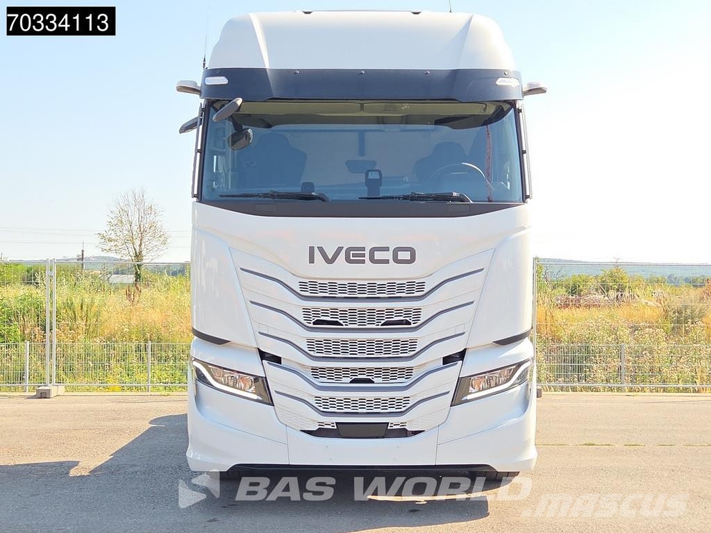 Iveco S-Way 500 S-Way 4X2 NEW! Retarder 2x tanks Standkl Vetopöytäautot