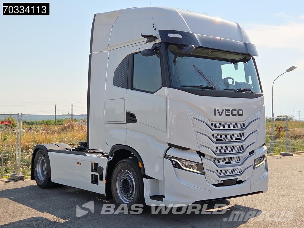 Iveco S-Way 500 S-Way 4X2 NEW! Retarder 2x tanks Standkl Vetopöytäautot