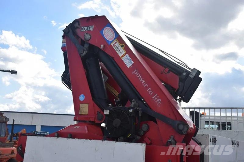 DAF CF 75.310 +HMF 3000 Powerlift crane 30T meter with Vlakke laadvloer met kraan