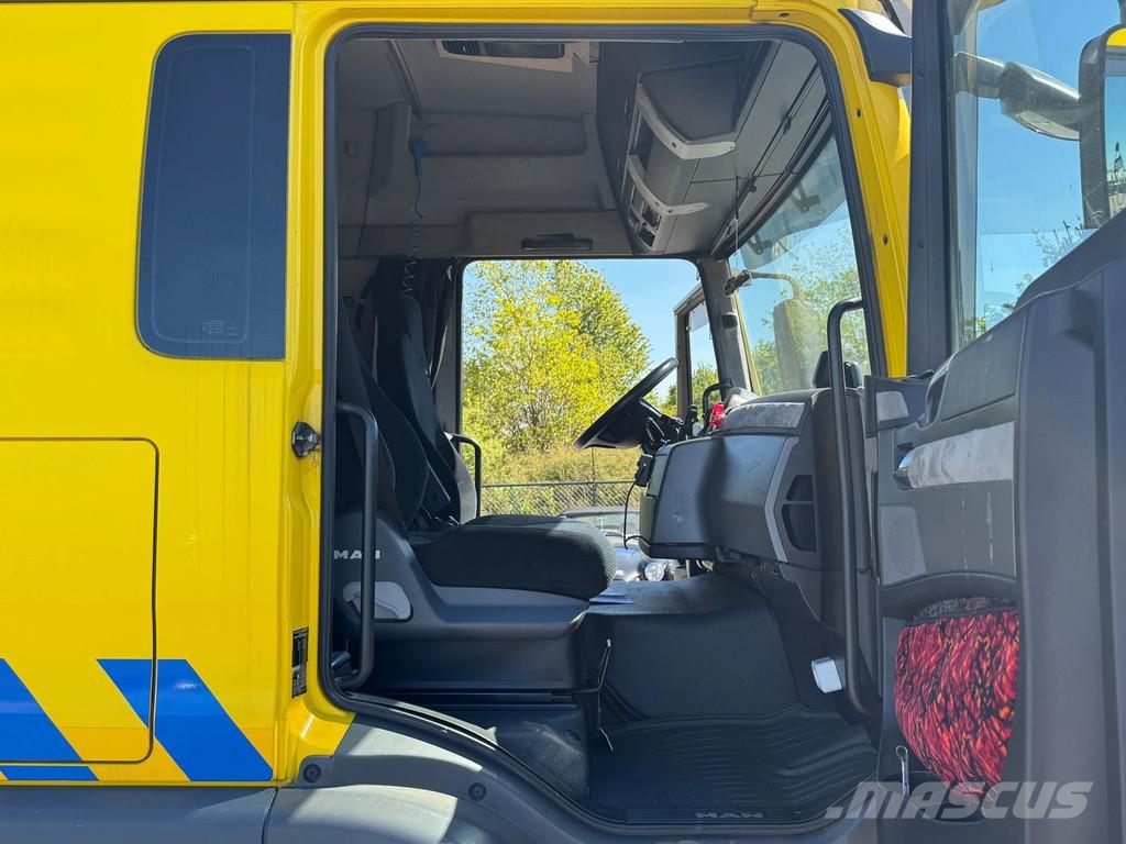 MAN TGM 15.290 Falkom + AHW Tijhof opbouw 5 lader comb Vehicle transporters