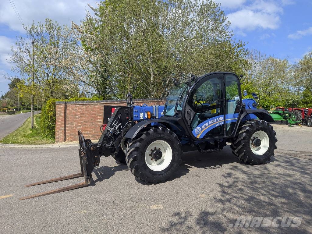 New Holland LM 742 معدات مناولة لأغراض الزراعة