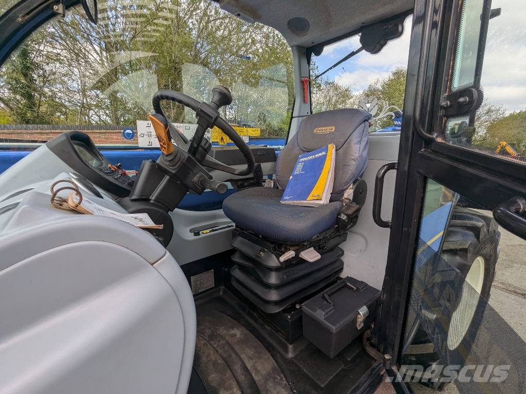 New Holland LM 742 معدات مناولة لأغراض الزراعة