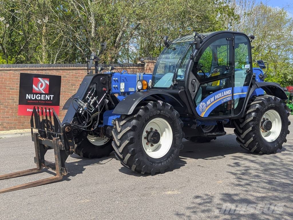 New Holland LM 742 معدات مناولة لأغراض الزراعة