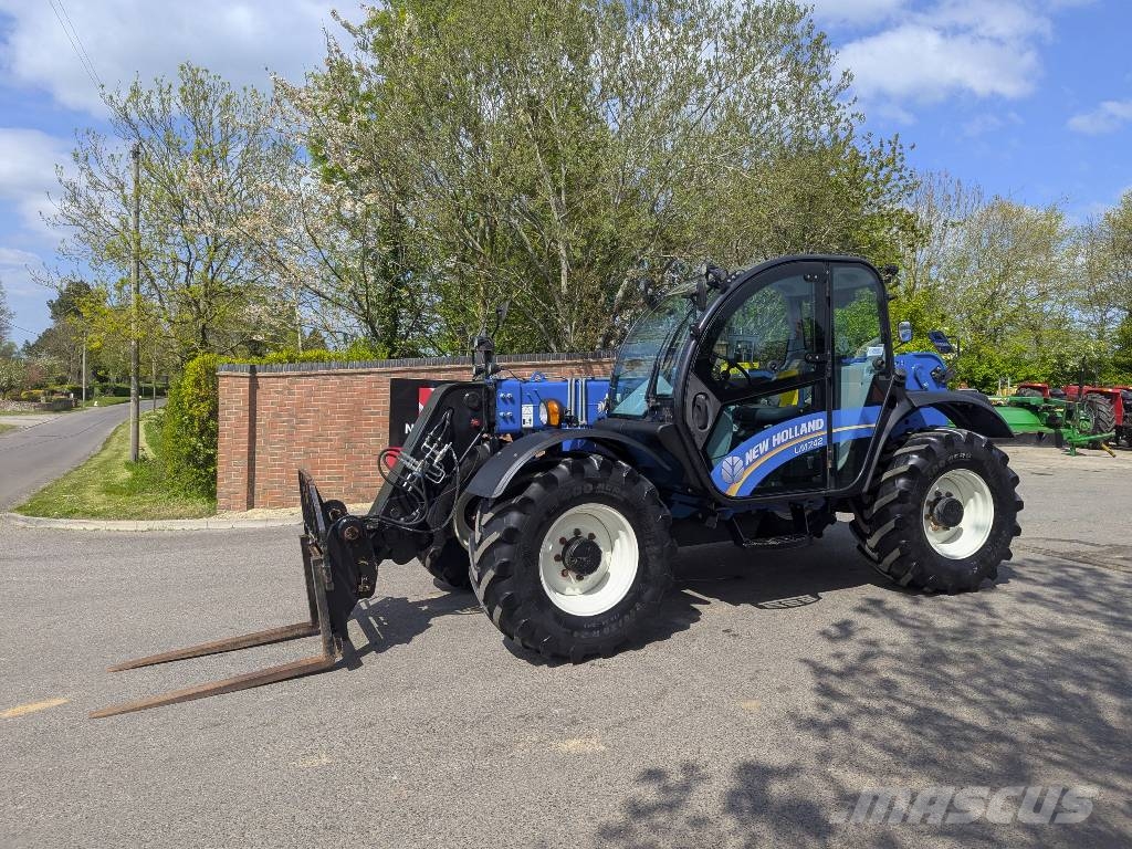 New Holland LM 742 معدات مناولة لأغراض الزراعة
