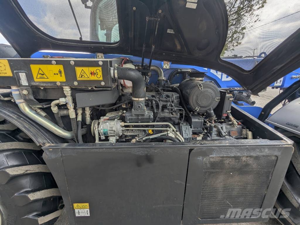 New Holland LM 742 معدات مناولة لأغراض الزراعة