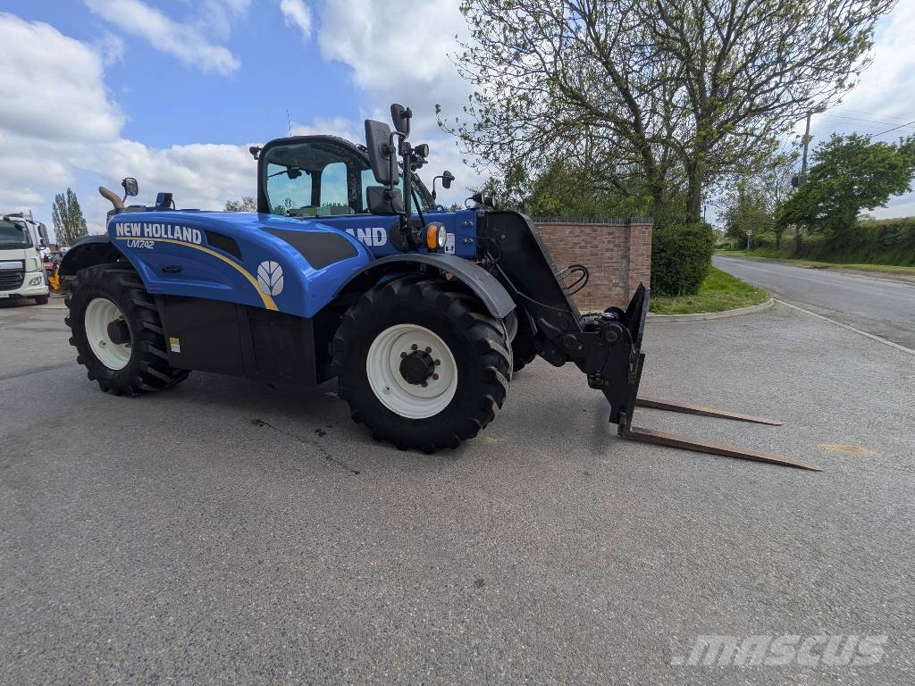 New Holland LM 742 معدات مناولة لأغراض الزراعة