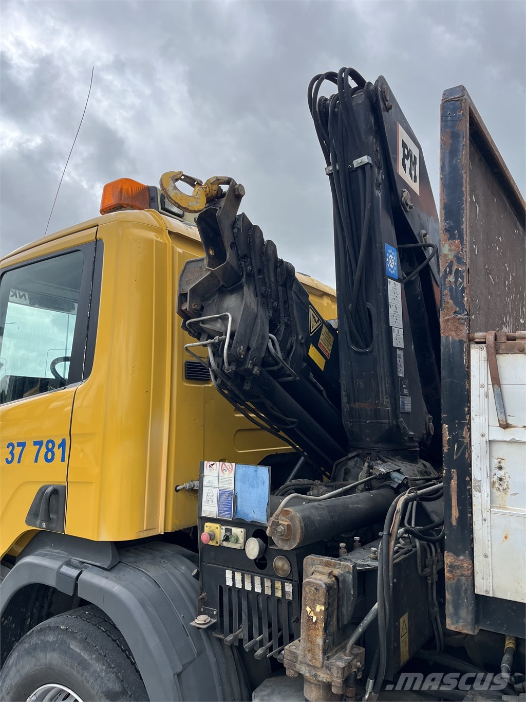 Scania Scania P310 6x2+CRANE 16552+STAKE BODY+TIPPER Smagās mašīnas ar celtni