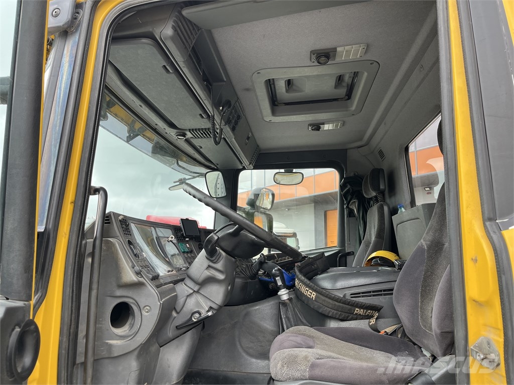 Scania Scania P310 6x2+CRANE 16552+STAKE BODY+TIPPER Smagās mašīnas ar celtni