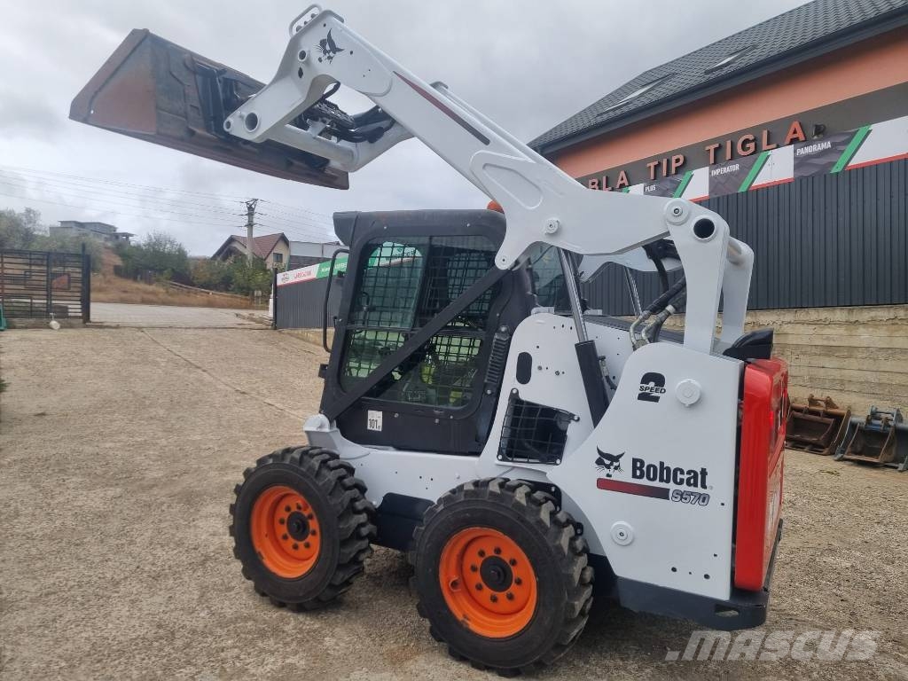 Bobcat S570 スキッドステアローダー