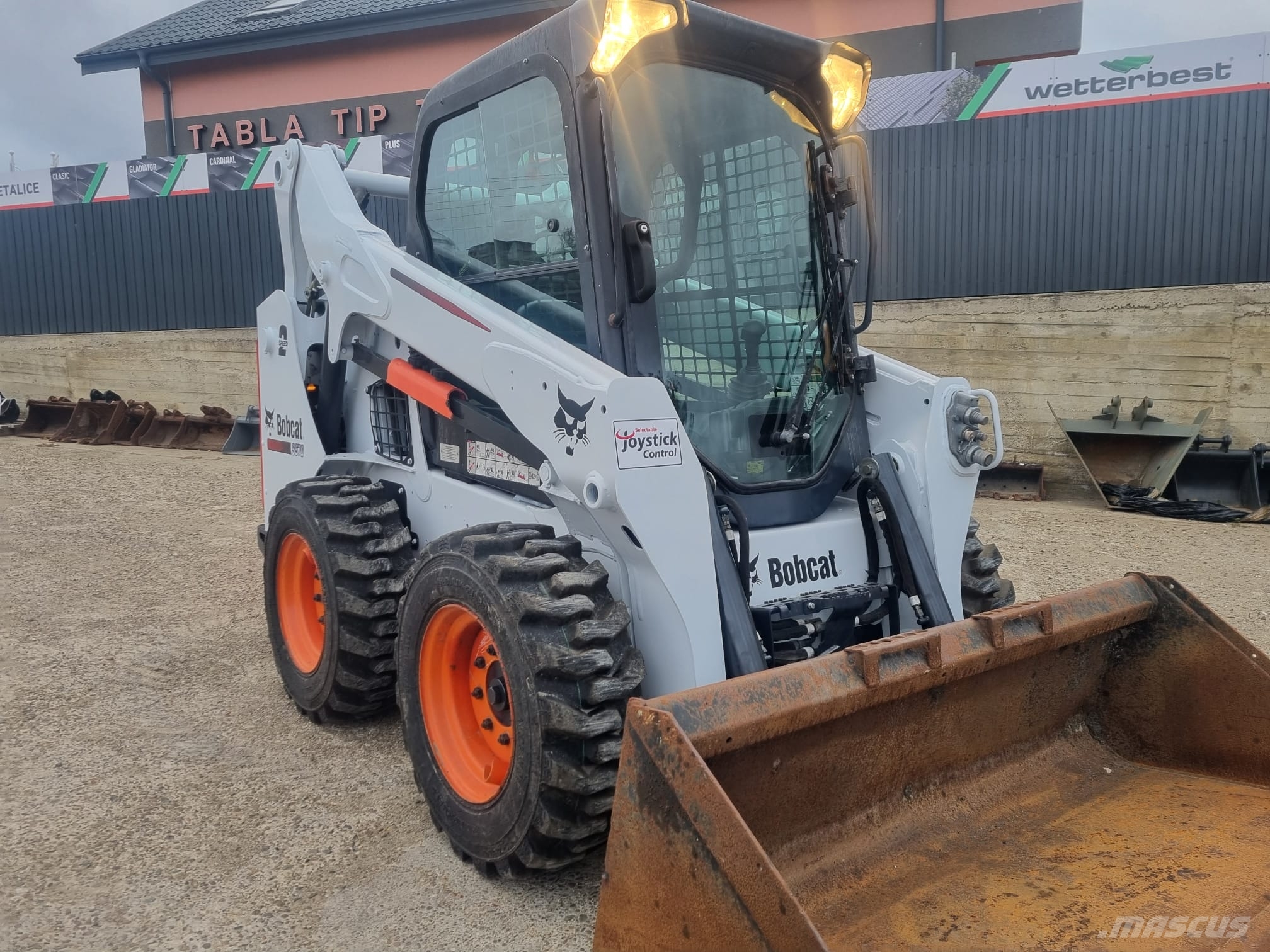 Bobcat S570 スキッドステアローダー