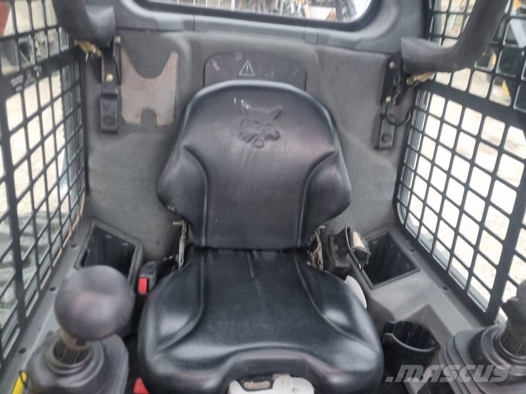 Bobcat S570 スキッドステアローダー
