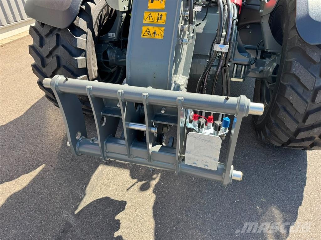 CLAAS Scorpion 742 Varipower 3 Night Edition مناولات متداخلة